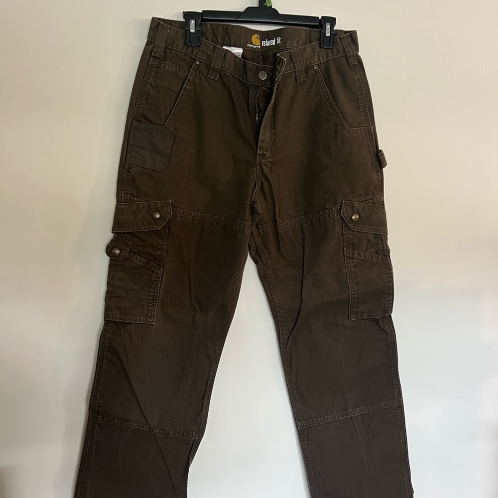 Men’s Carhartt relaxed fit carpenter cargo work pants size 33/32 Dark Brown